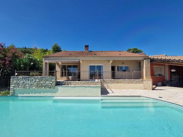 Maison de luxe de 10 pièces en vente à Tavel, France
