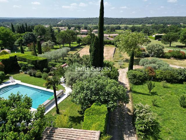 Maison de luxe de 10 pièces en vente à Uzès, Occitanie