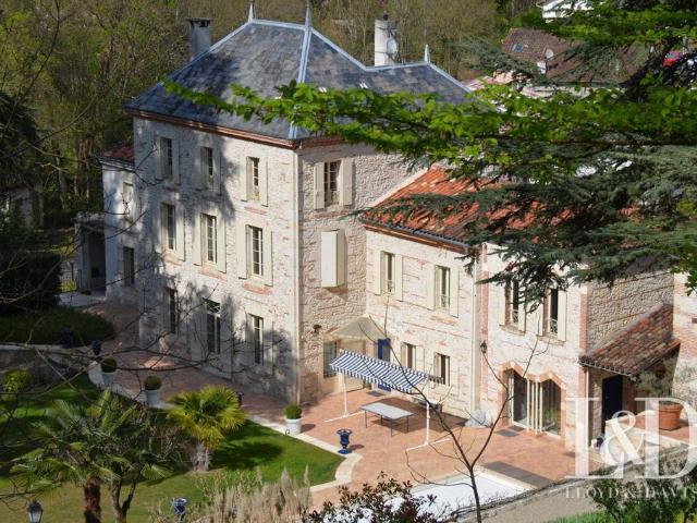 Maison de luxe de 10 pièces en vente à Agen, Nouvelle Aquitaine