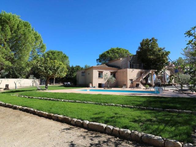 Maison de luxe de 10 pièces en vente à Aix en Provence, France