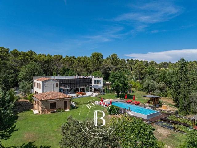 Maison de luxe de 10 pièces en vente à Aix en Provence, Provence Alpes Côte d'Azur
