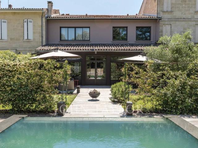 Maison de luxe de 10 pièces en vente à Bordeaux, Nouvelle Aquitaine