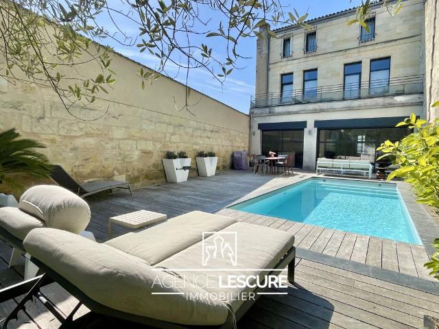 Maison de luxe de 10 pièces en vente à Bordeaux, Nouvelle Aquitaine