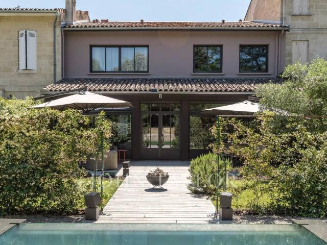 Maison de luxe de 10 pièces en vente à Bordeaux, Nouvelle Aquitaine