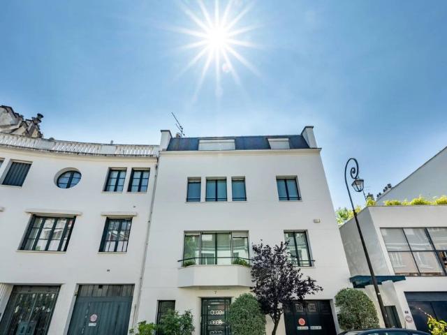 Maison de luxe de 10 pièces en vente à Boulogne Billancourt, France