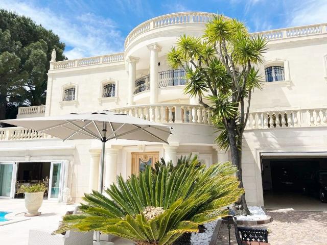 Maison de luxe de 10 pièces en vente à Cannes, Provence Alpes Côte d'Azur