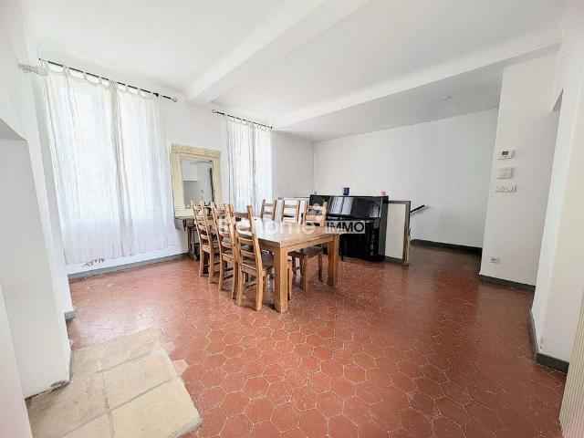 Maison de luxe de 10 pièces en vente à Cabasse, Provence Alpes Côte d'Azur