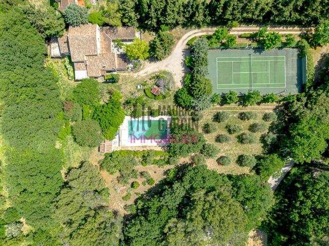 Maison de luxe de 10 pièces en vente à Carpentras, France
