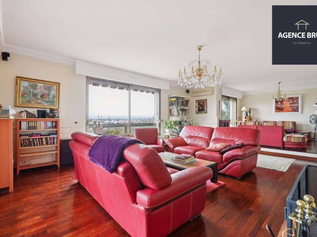 Maison de luxe de 10 pièces en vente à Chennevières sur Marne, Île de France
