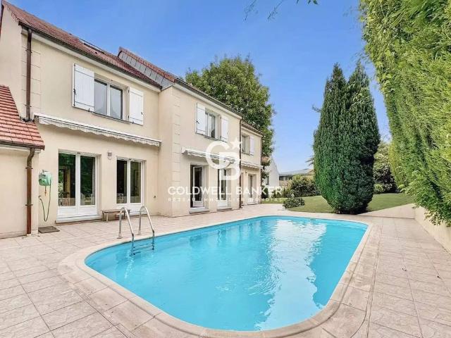 Maison de luxe de 10 pièces en vente à Fourqueux, France