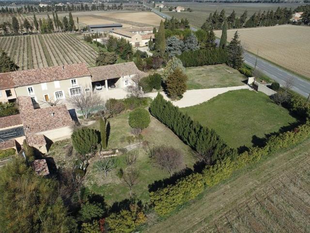 Maison de luxe de 10 pièces en vente à Jonquières, Provence Alpes Côte d'Azur