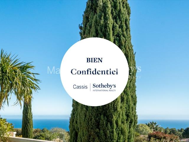 Maison de luxe de 10 pièces en vente à La Ciotat, France
