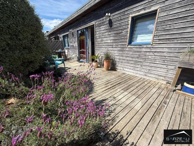 Maison de luxe de 10 pièces en vente à Le Tour du Parc, France