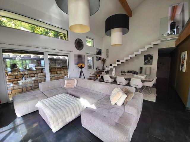 Maison de luxe de 10 pièces en vente à Longwy, France