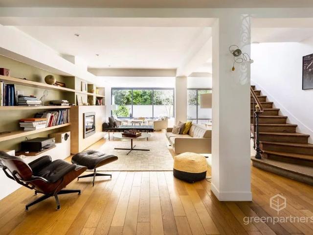 Maison de luxe de 10 pièces en vente à Montrouge, Île de France
