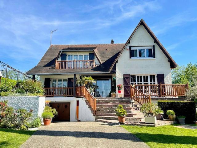 Maison de luxe de 10 pièces en vente à Osny, Île de France