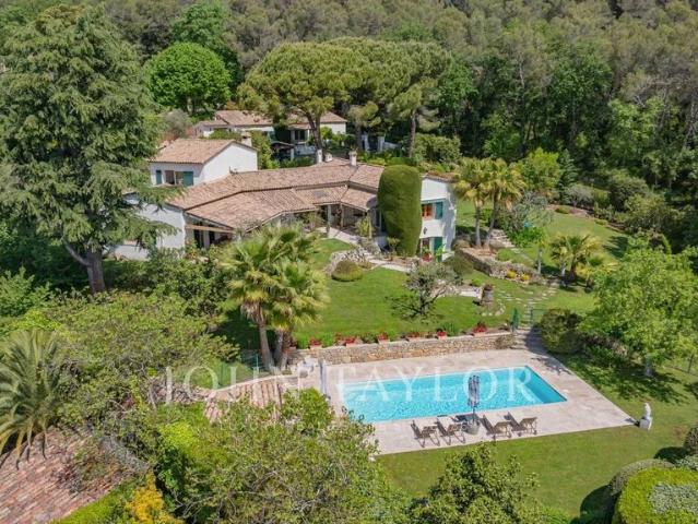 Maison de luxe de 10 pièces en vente à Opio, Provence Alpes Côte d'Azur