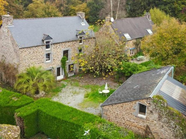 Maison de luxe de 10 pièces en vente à Pleudihen sur Rance, Bretagne