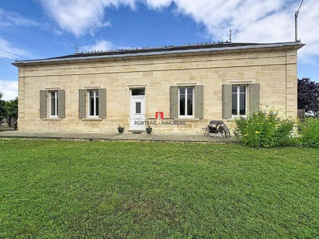 Maison de luxe de 10 pièces en vente à Saint Martin Lacaussade, France
