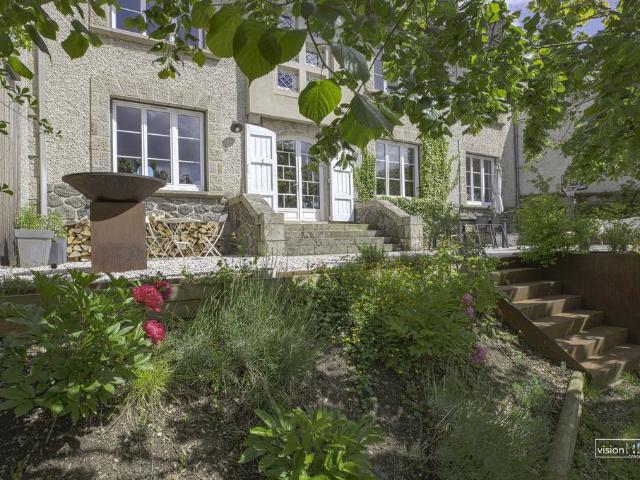 Maison de luxe de 11 pièces en vente à Aurillac, France