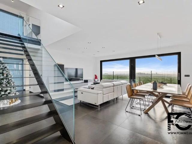 Maison de luxe de 11 pièces en vente à Gorcy, France