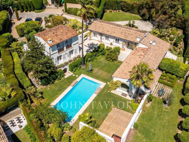 Maison de luxe de 11 pièces en vente à La Colle sur Loup, Provence Alpes Côte d'Azur