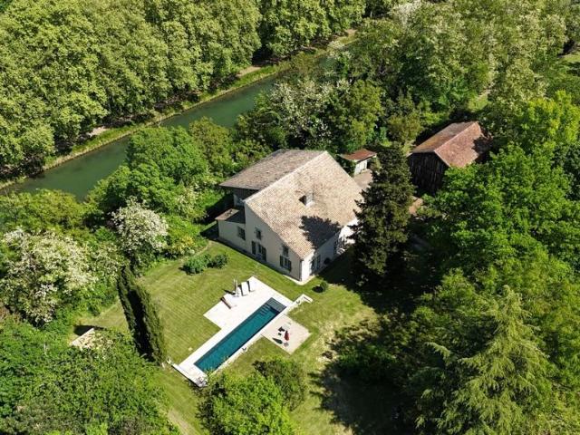 Maison de luxe de 11 pièces en vente à Marmande, France