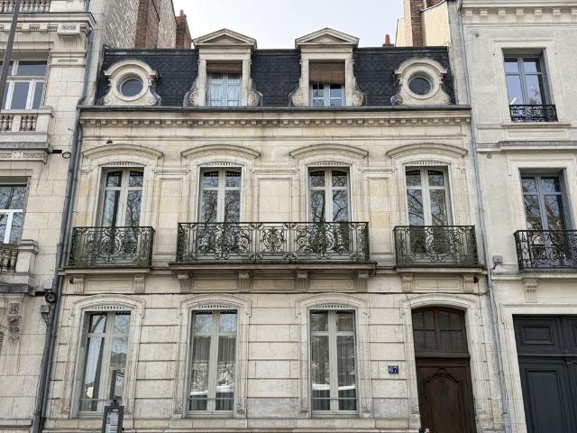 Maison de luxe de 11 pièces en vente à Orléans, Centre
