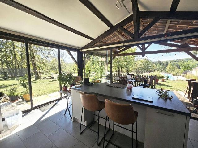 Maison de luxe de 11 pièces en vente à Paunat, France