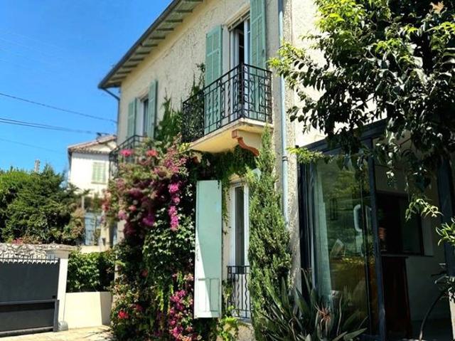 Maison de luxe de 129 m2 en vente Antibes, Provence Alpes Côte d'Azur