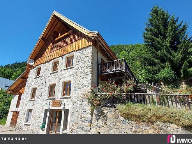 Maison de luxe de 12 chambres en vente à Oz, France