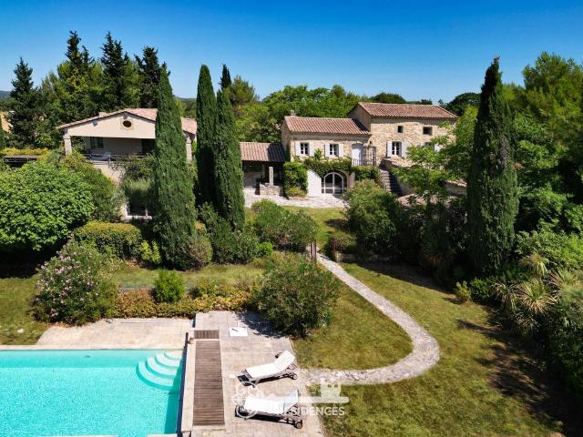 Maison de luxe de 12 pièces en vente à Uzès, Occitanie