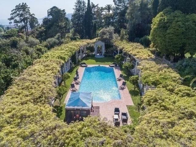 Maison de luxe de 12 pièces en vente à Cannes, Provence Alpes Côte d'Azur