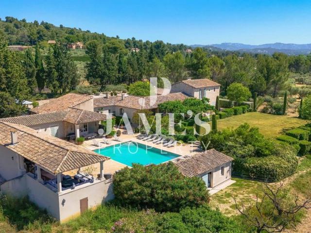 Maison de luxe de 12 pièces en vente à Paradou, France