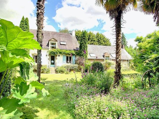 Maison de luxe de 12 pièces en vente à Pluvigner, France