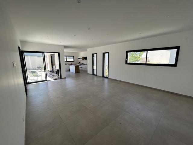 Maison de 5 pièces de luxe en vente à Chatuzange le Goubet, France