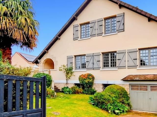 Maison de luxe de 137 m2 en vente Taverny, Île de France