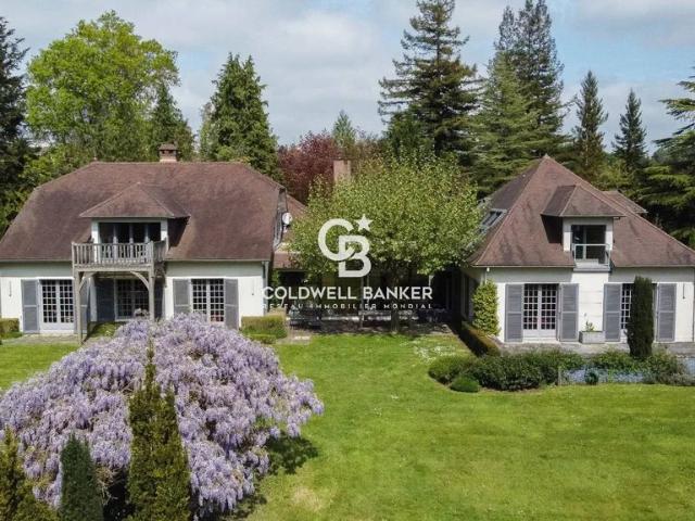 Maison de luxe de 17 pièces en vente à Connerré, Pays de la Loire