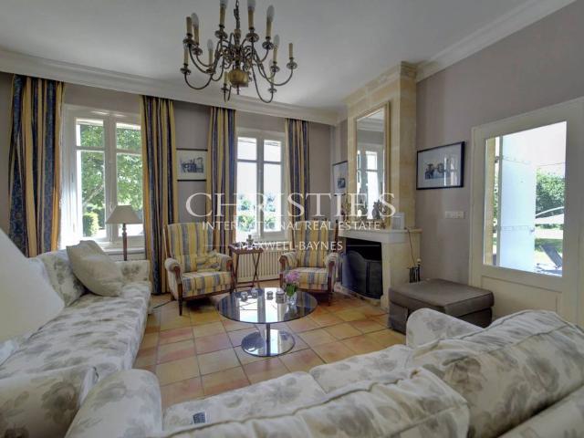 Maison de luxe de 17 pièces en vente à Saint Pey de Castets, France