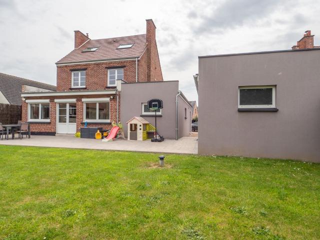 Maison de luxe de 140 m2 en vente Bachy, Hauts de France