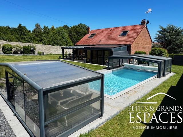 Maison de luxe de 140 m2 en vente Sepmeries, Hauts de France
