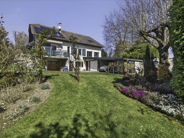 Maison de luxe de 151 m2 en vente La Biolle, France