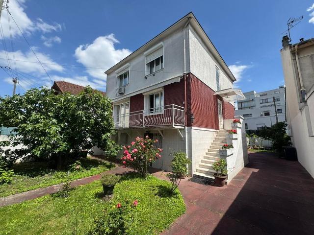 Maison de luxe de 152 m2 en vente La Courneuve, Île de France