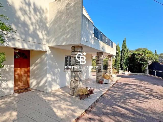 Maison de 5 chambres de luxe en vente à Saint Raphaël, France