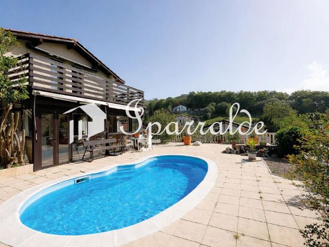 Maison de luxe en vente à Hendaye, France