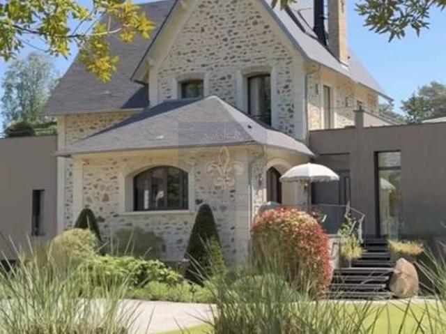 Maison de luxe de 15 pièces en vente à Barbizon, France