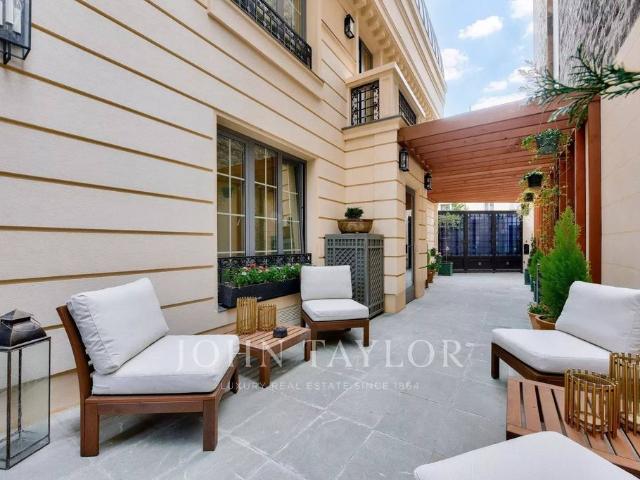 Maison de luxe de 15 pièces en vente à La Muette, Auteuil, Porte Dauphine, Paris, Île de France