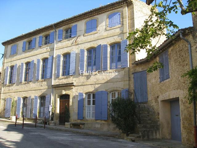 Maison de luxe de 15 pièces en vente à Lauris, France