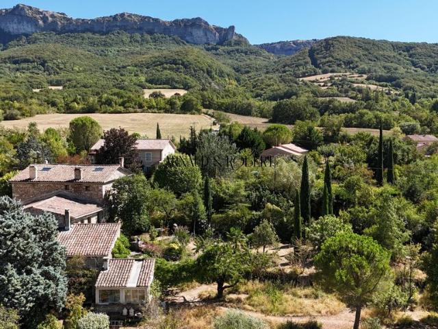 Maison de luxe de 15 pièces en vente à Rochebaudin, Auvergne Rhône Alpes