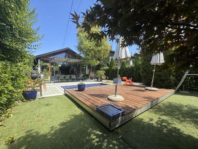 Maison de luxe de 165 m2 en vente Fleurieu sur Saône, Auvergne Rhône Alpes